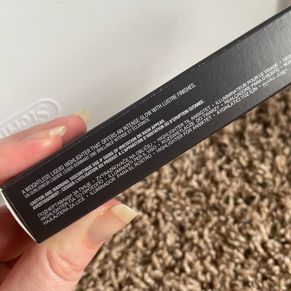 Anastasia Beverly Hills - Liquid Glow in Oyster - Picture 6 of 6